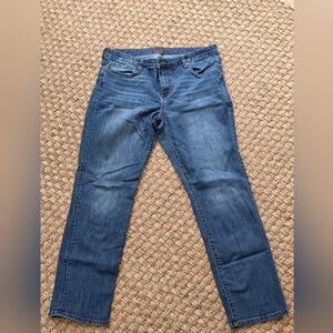 Kut from the Kloth Medium Blue Straight Leg Jeans